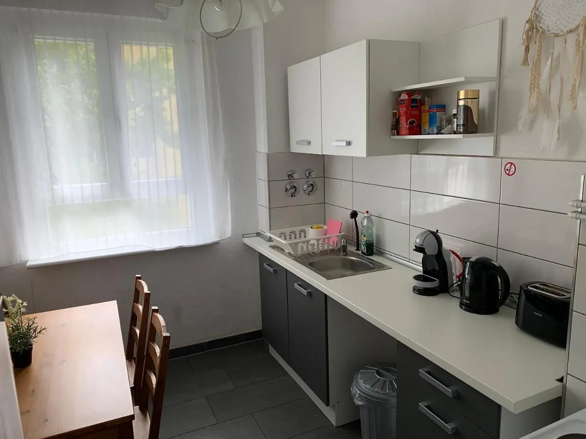 BERLIN LEBT-Wohnung für bis zu 12 Personen 0*,