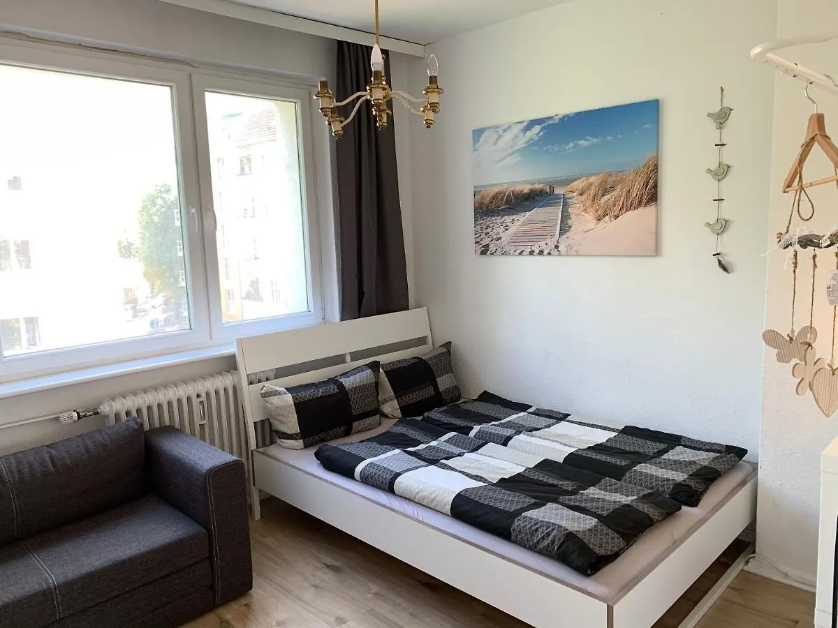 Berlin Lebt-Wohnung Fur Bis Zu 12 Personen Duitsland