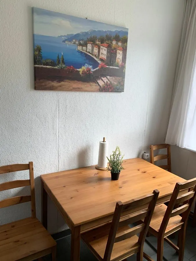 Berlin Lebt-Wohnung Fur Bis Zu 12 Personen