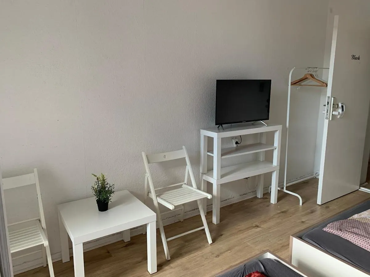 Berlin Lebt-Wohnung Fur Bis Zu 12 Personen 0*,  Duitsland