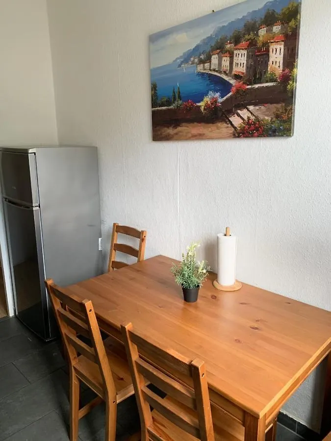 Appartement Berlin Lebt-Wohnung Fur Bis Zu 12 Personen